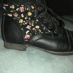 Black floral combat boots size 9